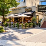 Schody prowadzące na antresolę do ISLA Massage & Spa w Warszawie